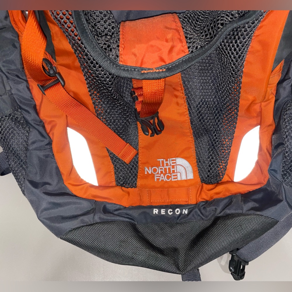 North face recon back pack. New without tag